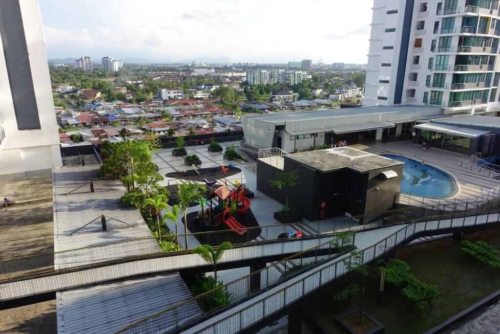 8Pax Cozy Home Stay Jazz Suites 1 Vivacity Kuching Sarawak 3Br Exterior foto